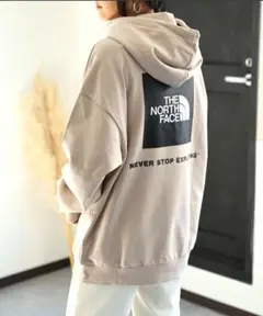 【THE NORTH FACE】 BOX LOGO HOODIEベージュ／Ｌ新品