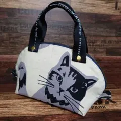 大きな猫さん/持ち手付ラウンドファスナーポーチ/echino/エチノ/KOKKA