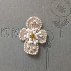 A 654 ミナペルホネンアクセサリー　ブローチ　ハンドメイド