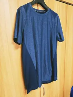 アンダーアーマー　紺色　Tシャツ　2XLサイズ