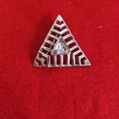 幾何学的デザイン シルバーブローチ