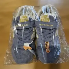 美品クリーニング済New Balance 996 キッズ スニーカー 19.0㌢のサムネイル