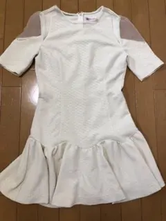 肩シースルーワンピースのサムネイル