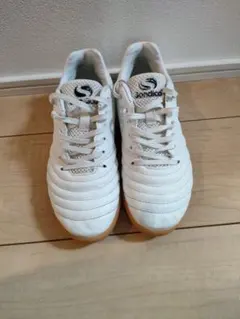 サッカーシューズ23cm（フットサルシューズ）のサムネイル