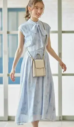 ２ＷＡＹボウタイリボン付きウエストりぼんフラワープリントシアーワンピース　青