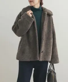 【アーバンリサーチドアーズ】コクーンシルエットボアコート　チャコール