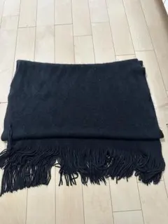 黒のフリンジ大判ストール