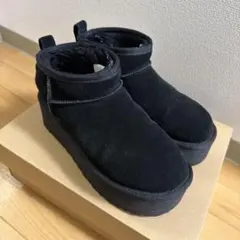 ugg プラットフォームムートンブーツ