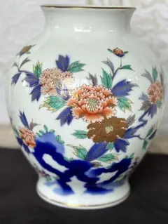 深川製磁　花柄の白磁花瓶 金縁仕上げのサムネイル