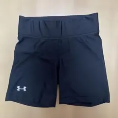 【新品未使用】アンダーアーマー　ブラックショートパンツ　S〜M　スポーツウェア