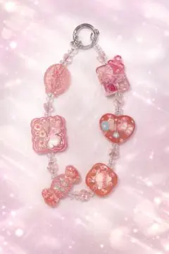 【ハンドメイド】蝶とハートのピンクビーズストラップ