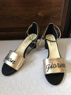 CHIARAFERRAGNIキアラフェラーニロゴメタリックストラップサンダル☺︎のサムネイル