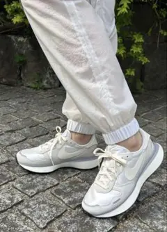 Nike Phoenix ホワイト スニーカー 24.0cm emmiのサムネイル