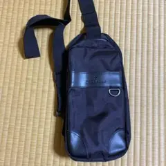 ブラック ショルダーバッグ ナイロン