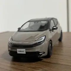 非売品 トヨタ アクア AQUA カラーサンプル ツートンミニカー 美品のサムネイル