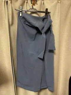 青色リボン付きロングスカート