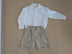 白シャツとベージュショートパンツセット　110