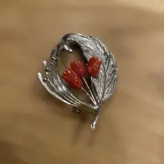 ヴィンテージ赤珊瑚 チューリップモチーフ ブローチ シルバーカラー
