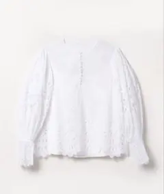 【LOULOU WILLOUGHBY】カットワーク　パネル刺繍ブラウスのサムネイル