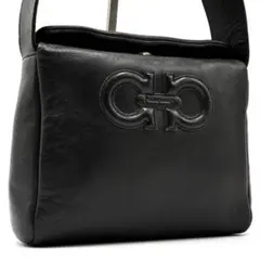 極美品 ショルダーバッグ