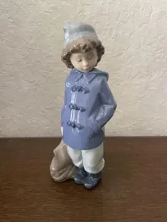 NAO 陶器人形 男の子 ダッフルコート 置物 フィギュリンのサムネイル