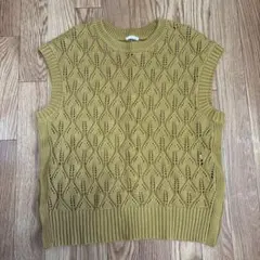 GU イエロー 透かし編み ニットベスト