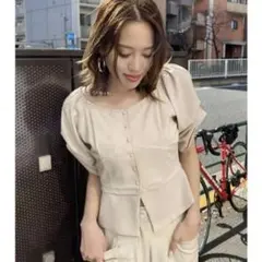 値下げ中‼️エモダ　アームタック　2way トップス　オフショル　ペプラム