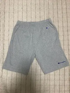 Champion グレー ショートパンツ
