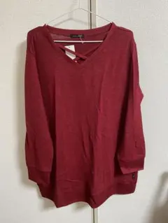 バーガンディ vネック