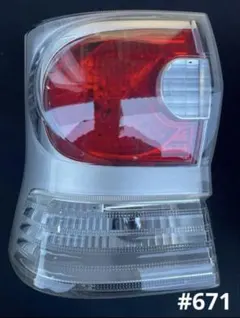 #671 タント　テールランプ　左　L375Sのサムネイル