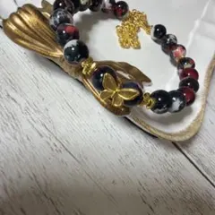油絵風ガラスビーズブレスレット ゴールドカラー 蝶々モチーフ