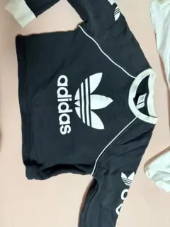 adidas トレフォイル スウェット ブラック ホワイト