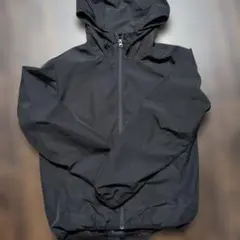 GU（難あり）ブラックフード付きナイロンジャケット