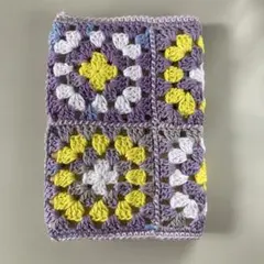 ハンドメイド　ブックカバー　文庫本　モチーフ　編み物