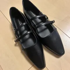 ストラップ付き ブラックパンプス　フォーマル