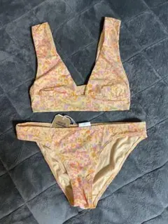 BILLABONG 花柄 ビキニ セパレートM 水着 当日発送 新品 ビラボンのサムネイル