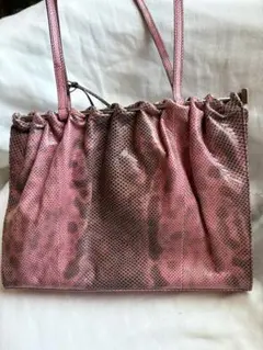 GUCCI パイソン型押し ショルダーバッグ ピンク - メルカリ