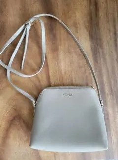 FURLA グレー 三角形ショルダーバッグ