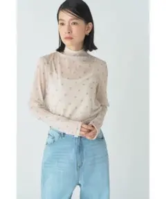 LILY BROWN バリエボトルネックシアートップスのサムネイル