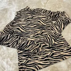 新品　ゼブラ柄 長袖Tシャツ フリーサイズ　茶系　アニマル柄　ヒョウ柄
