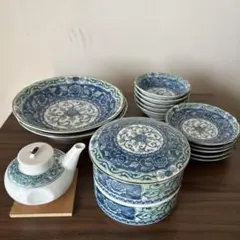 未使用品！愛陶　和食器14点セット　中深皿・小皿・小鉢・2段重　お正月準備に！のサムネイル