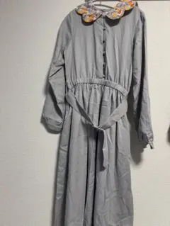 メリージェニー　フラワースカラップワンピース ベルト付き　花柄　グレー