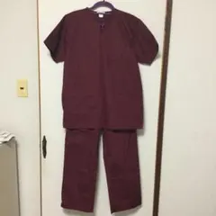 医療用　スクラブ　上下セット　Mサイズ　男女兼用　ワインレッドのサムネイル