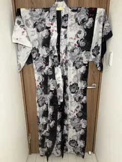 黒と白の花柄ロング丈浴衣
