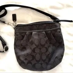 상태좋음 COACH コーチ ショルダーバッグ ポシェット ブラック シグネチャー