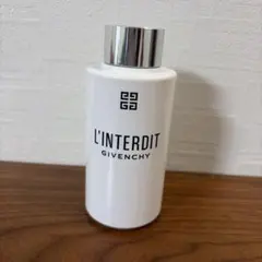 r2d2 c3po 様専用　GIVENCHY ボディローションのサムネイル