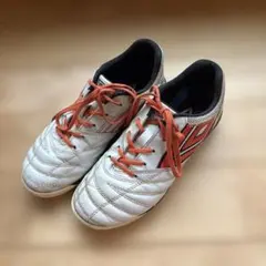 Umbro サッカー　トレーニングシューズ　22.5㎝