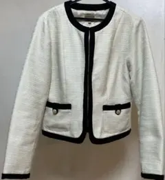 ホワイト テーラードジャケット 黒トリミング