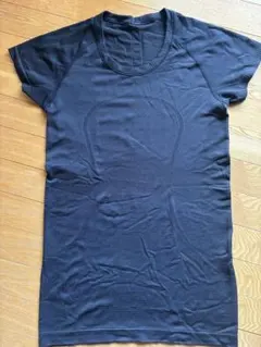 ルルレモン lululemon半袖 swiftly 8 黒 ヒップ丈