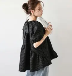 バックリボンペプラムトップス La-gemmeのサムネイル